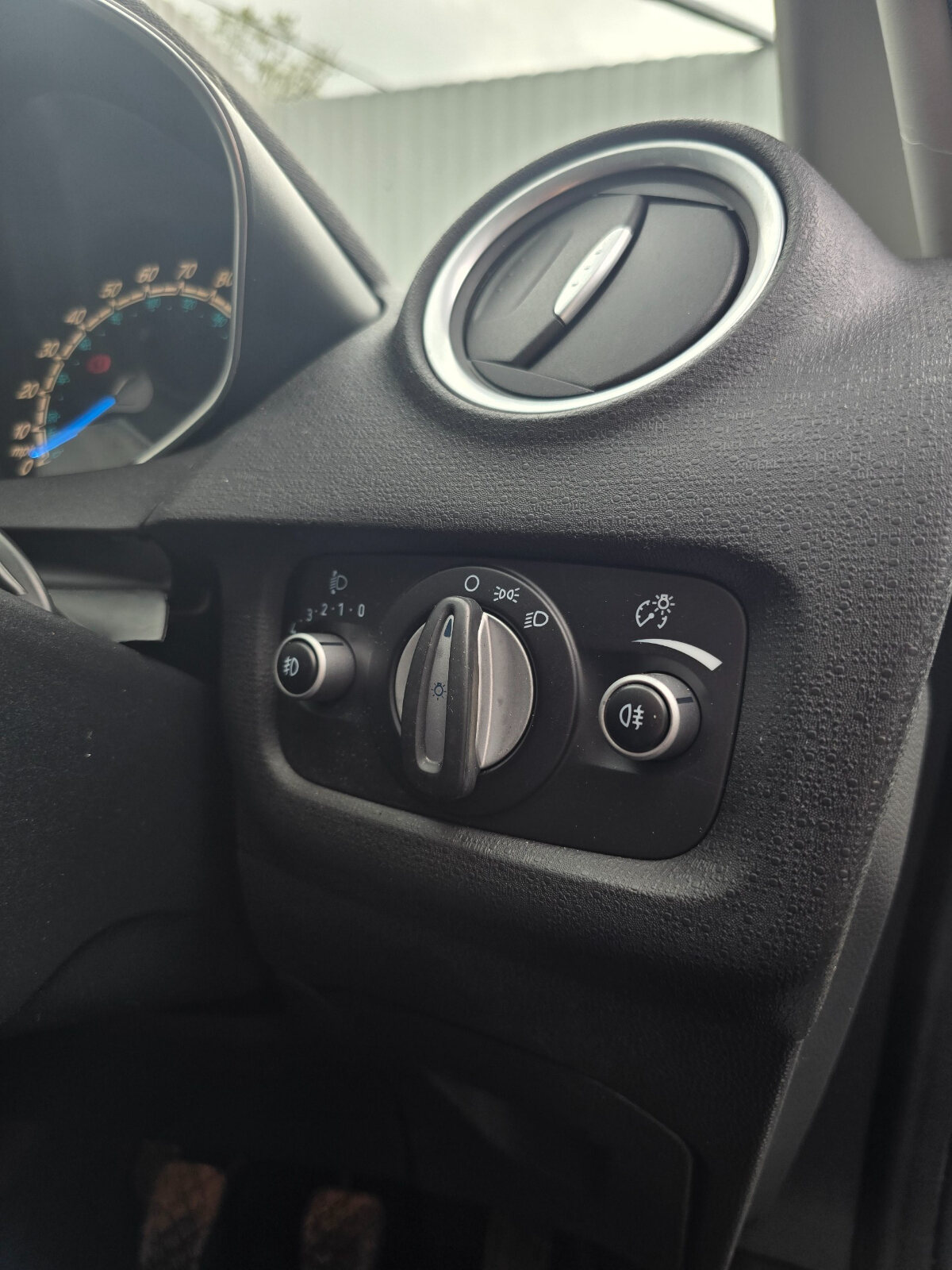 2013 Ford Fiesta 1.0 Petrol - Image 17