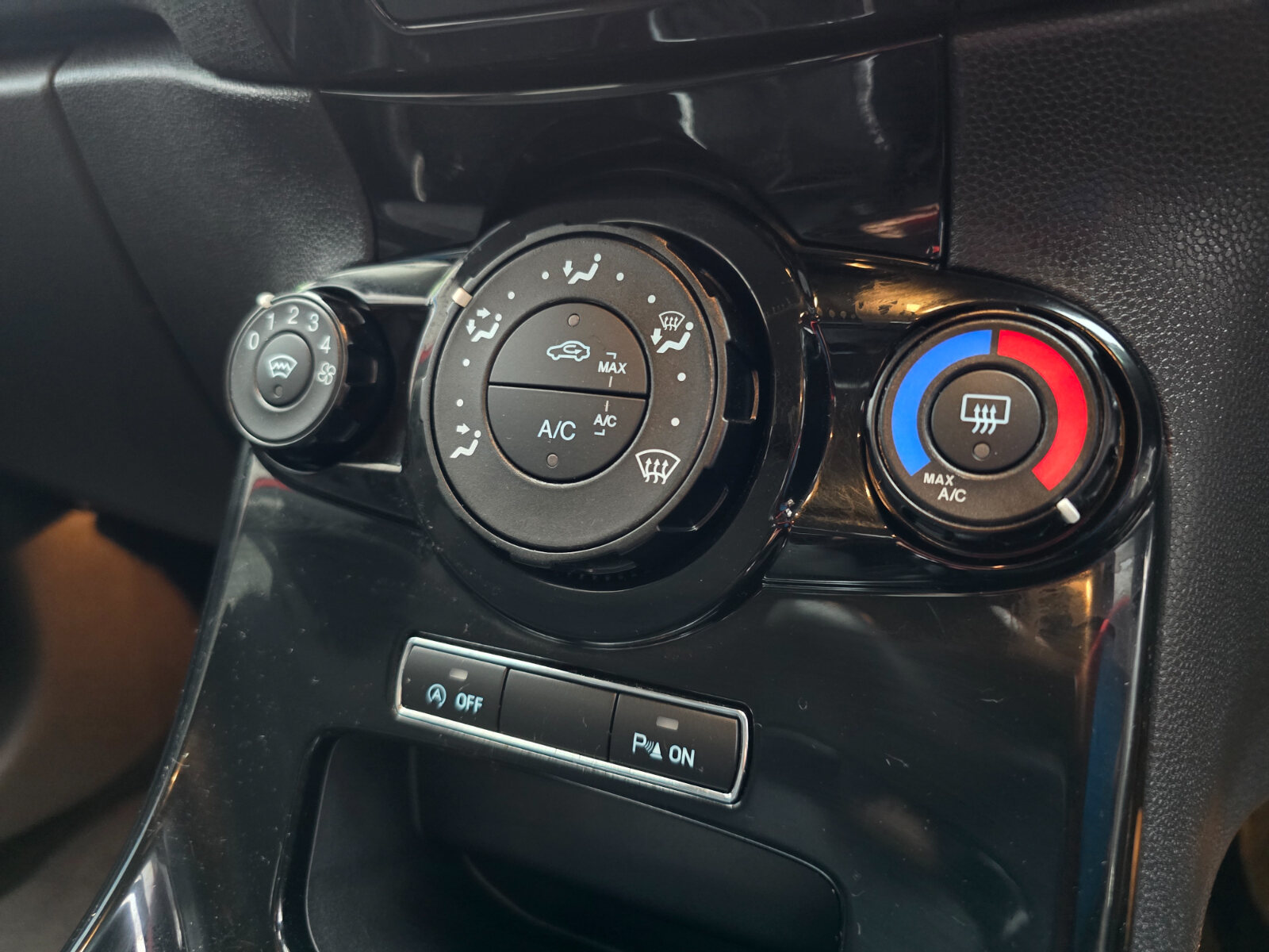 2017 Ford Fiesta 1.0 Petrol - Image 15