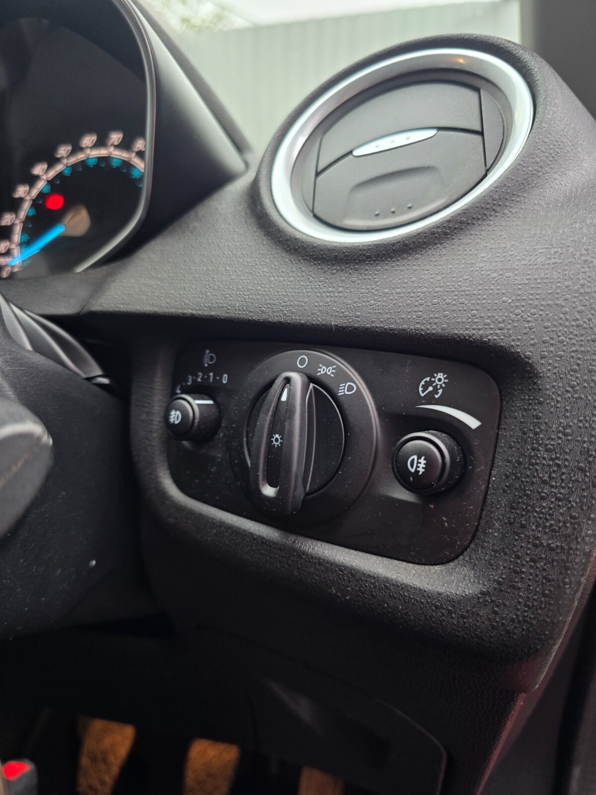 2017 Ford Fiesta 1.0 Petrol - Image 19