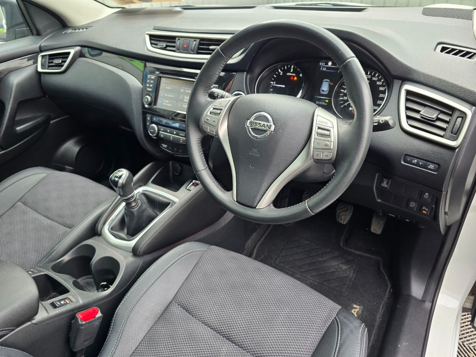 2014 Nissan Qashqai 1.6 DSL SVE 4X4 - Image 11