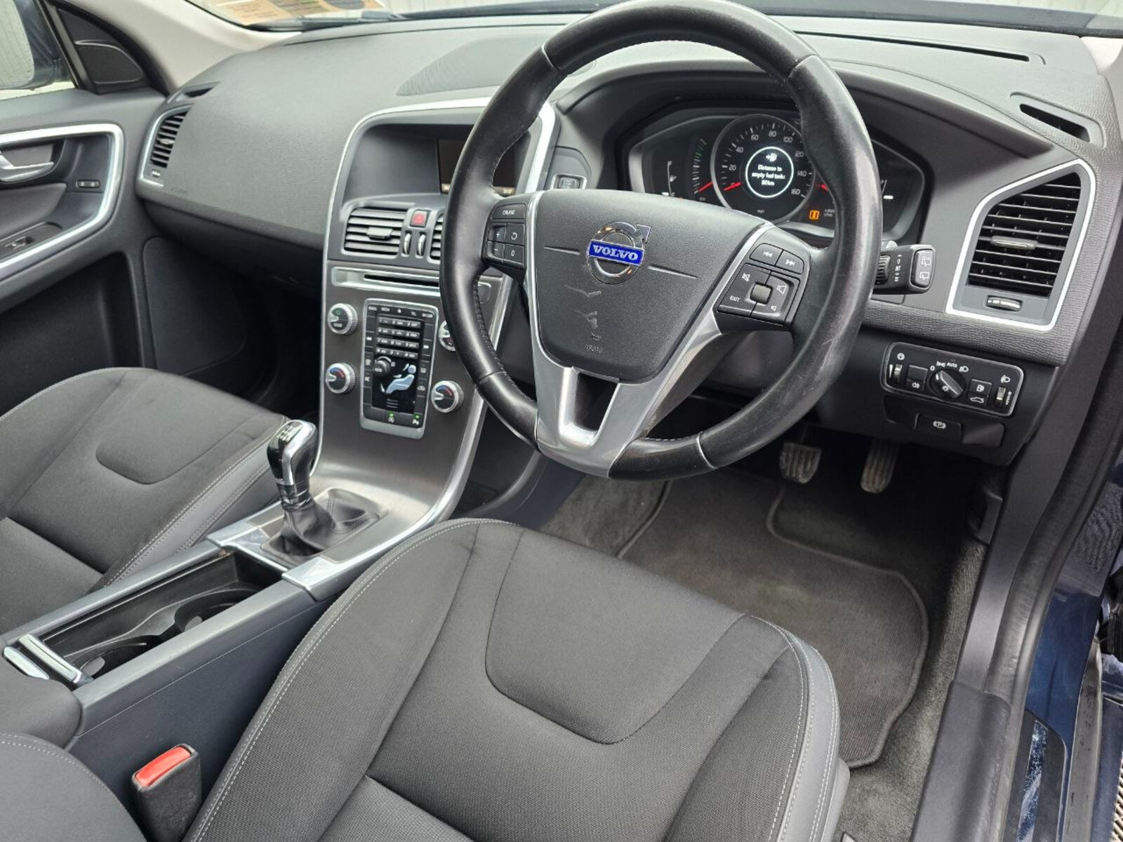 2014 Volvo XC60 2.0 D4 FWD SE - Image 11
