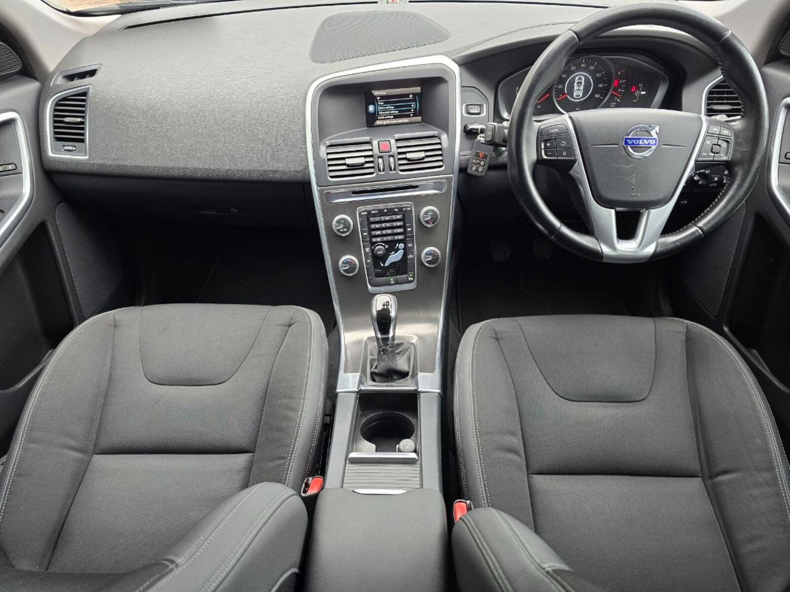 2014 Volvo XC60 2.0 D4 FWD SE - Image 12
