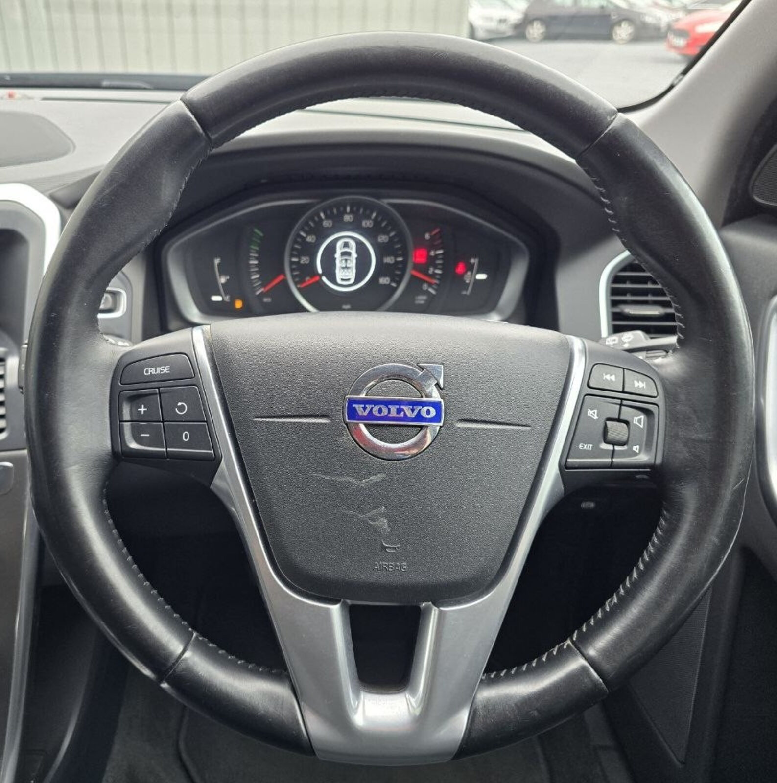 2014 Volvo XC60 2.0 D4 FWD SE - Image 16