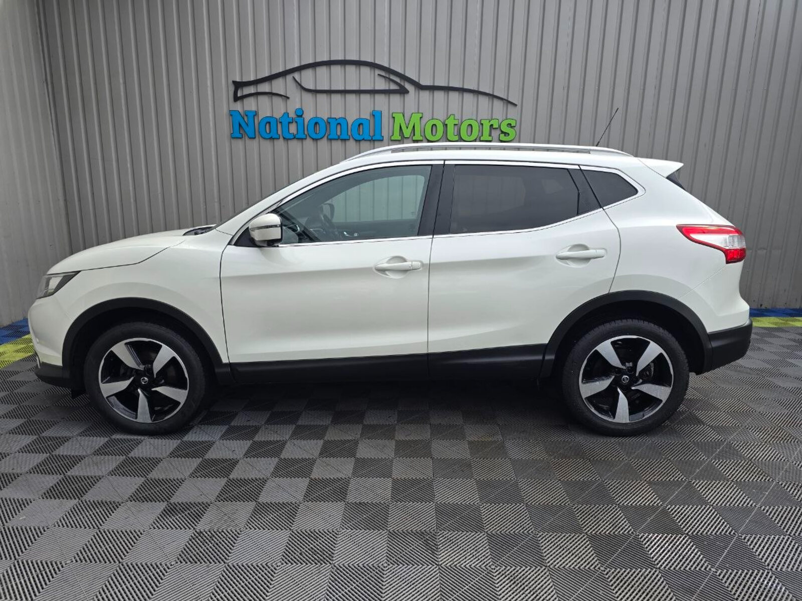 2017 Nissan Qashqai 1.5 DSL SV - Image 6