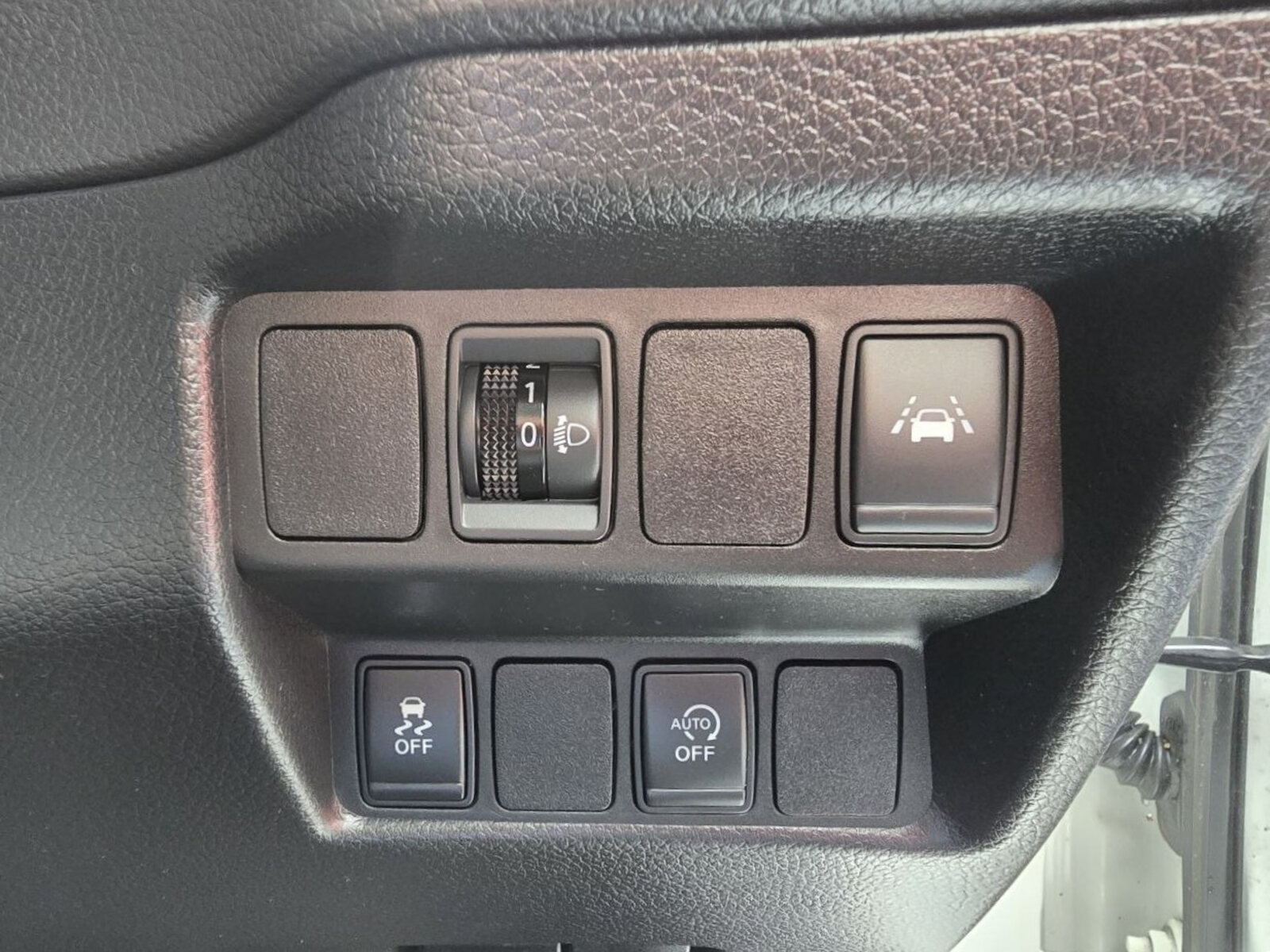 2017 Nissan Qashqai 1.5 DSL SV - Image 18