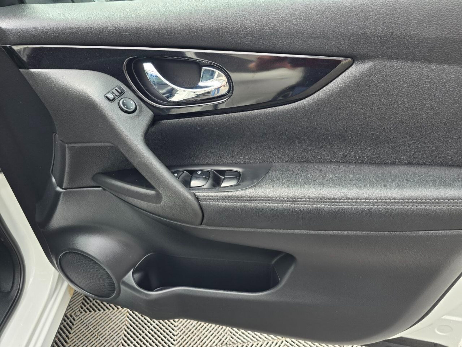 2017 Nissan Qashqai 1.5 DSL SV - Image 19