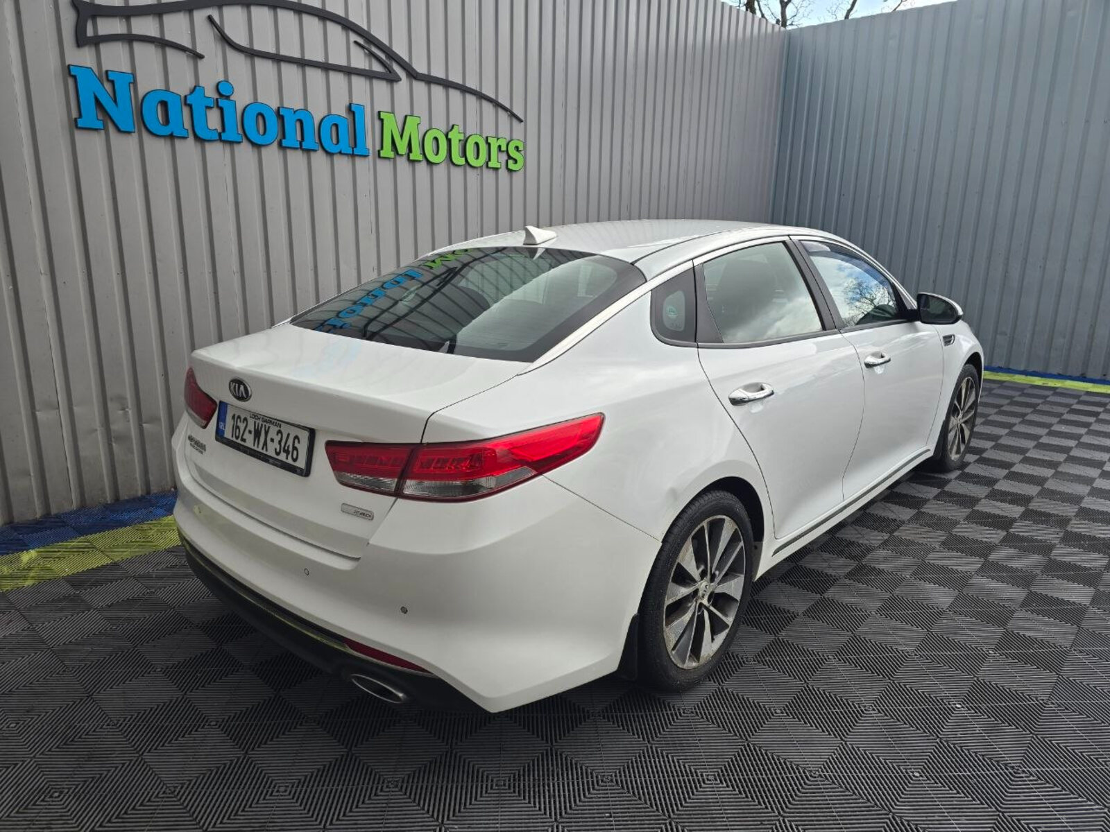 2016 Kia Optima 1.7 D Platinum - Image 3