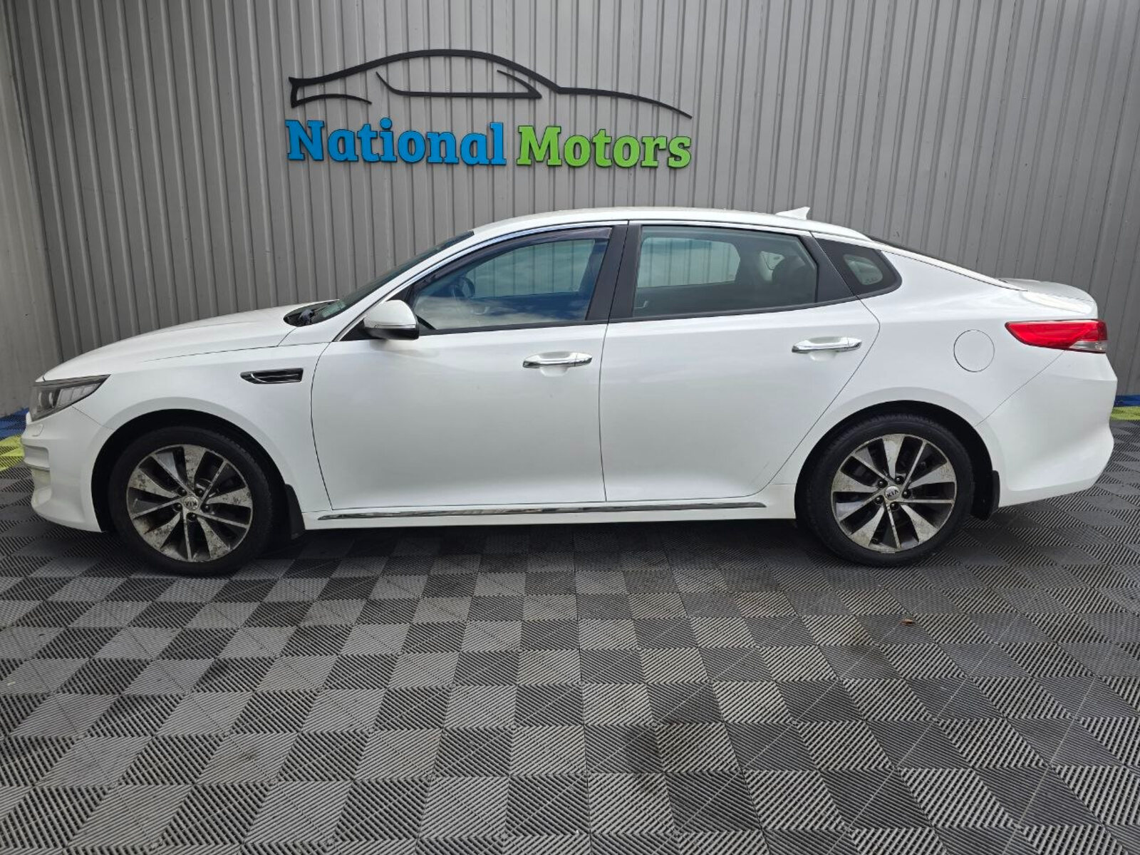 2016 Kia Optima 1.7 D Platinum - Image 6