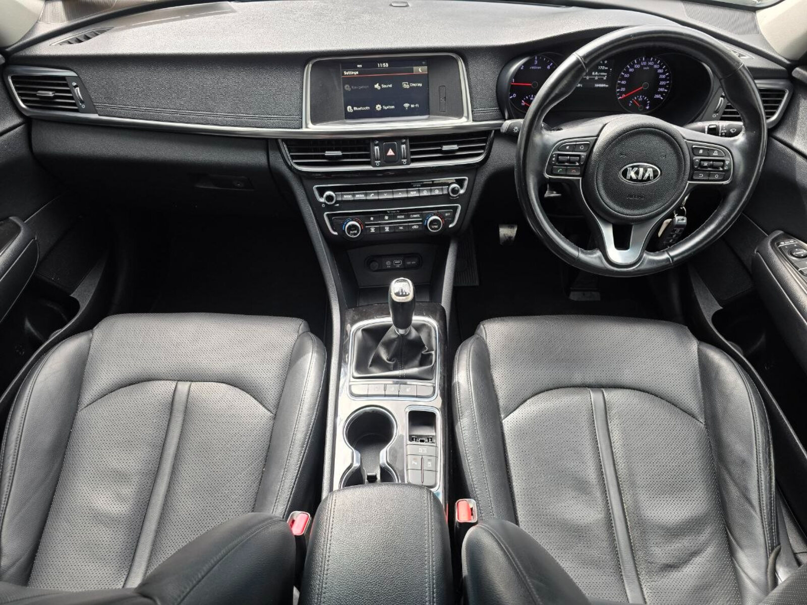 2016 Kia Optima 1.7 D Platinum - Image 11