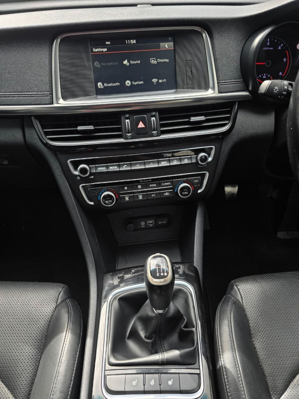 2016 Kia Optima 1.7 D Platinum - Image 12