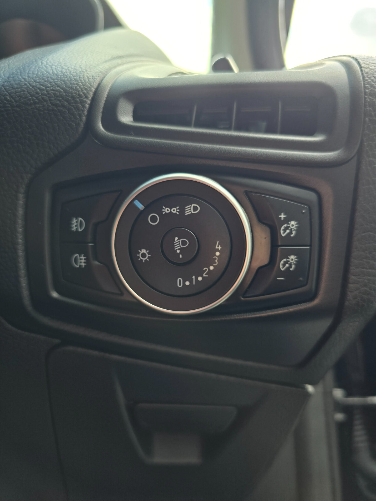 2017 Ford Focus 1.5 TDCi - Image 16