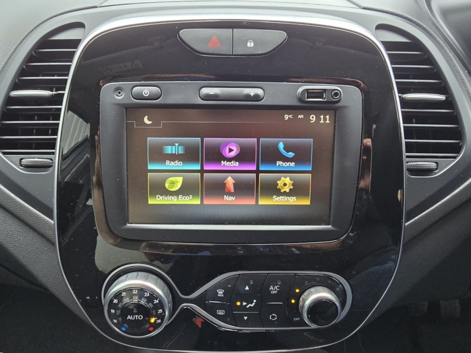 2019 Renault Captur 1.5 dCi 90 ICONIC - Image 14