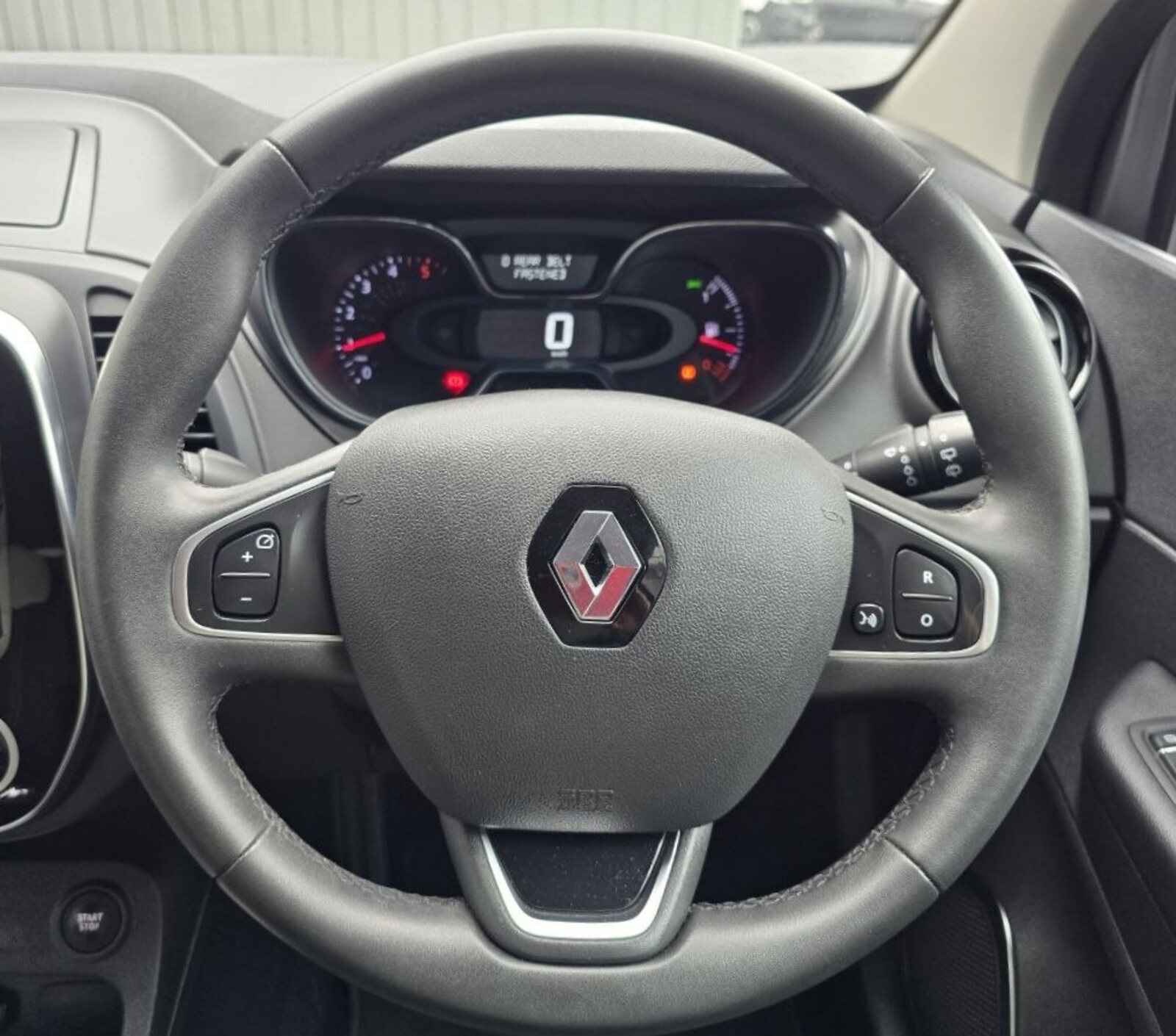 2019 Renault Captur 1.5 dCi 90 ICONIC - Image 16