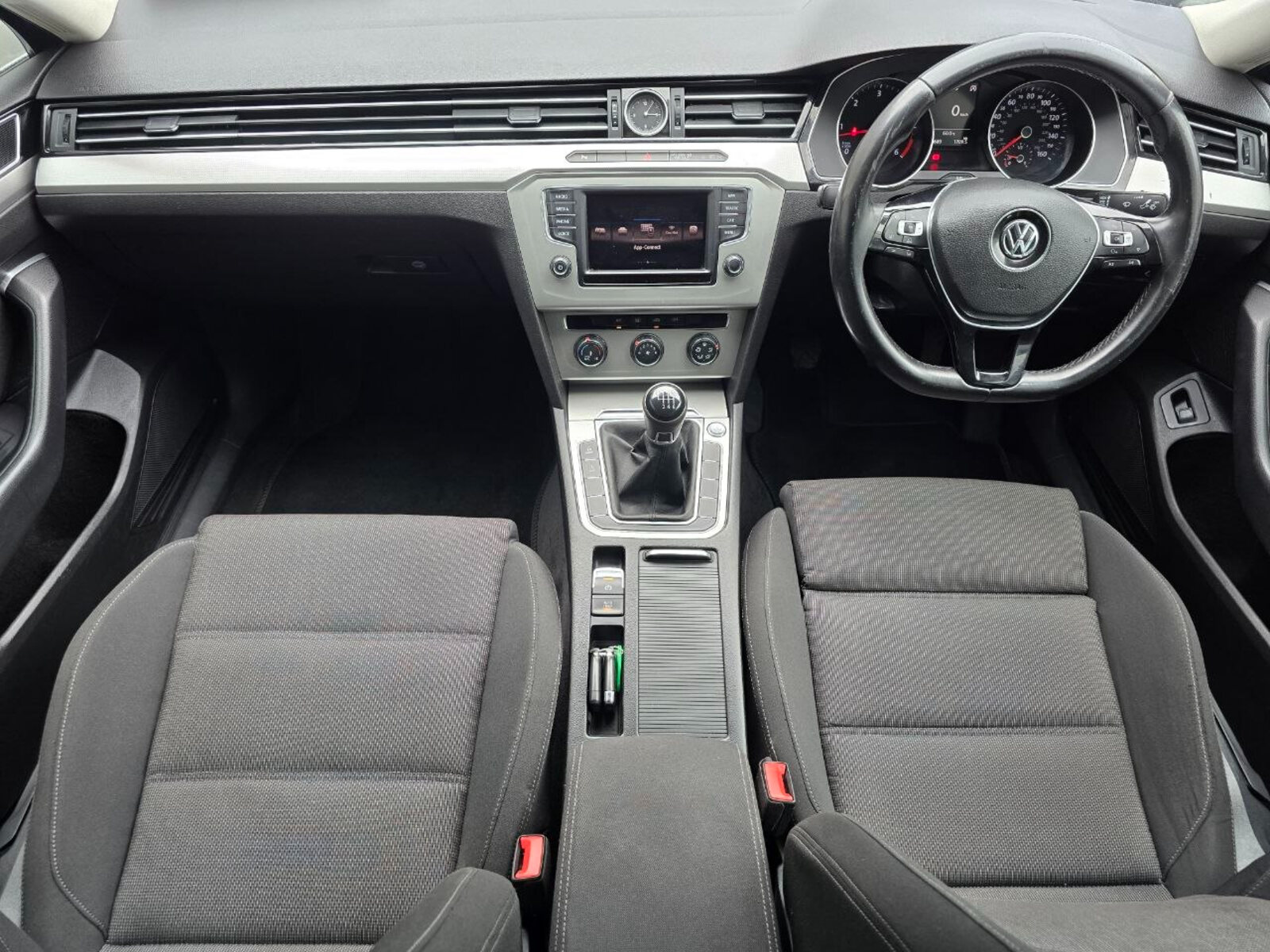 2017 Volkswagen Passat 2.0 TDI Comfortline - Image 12