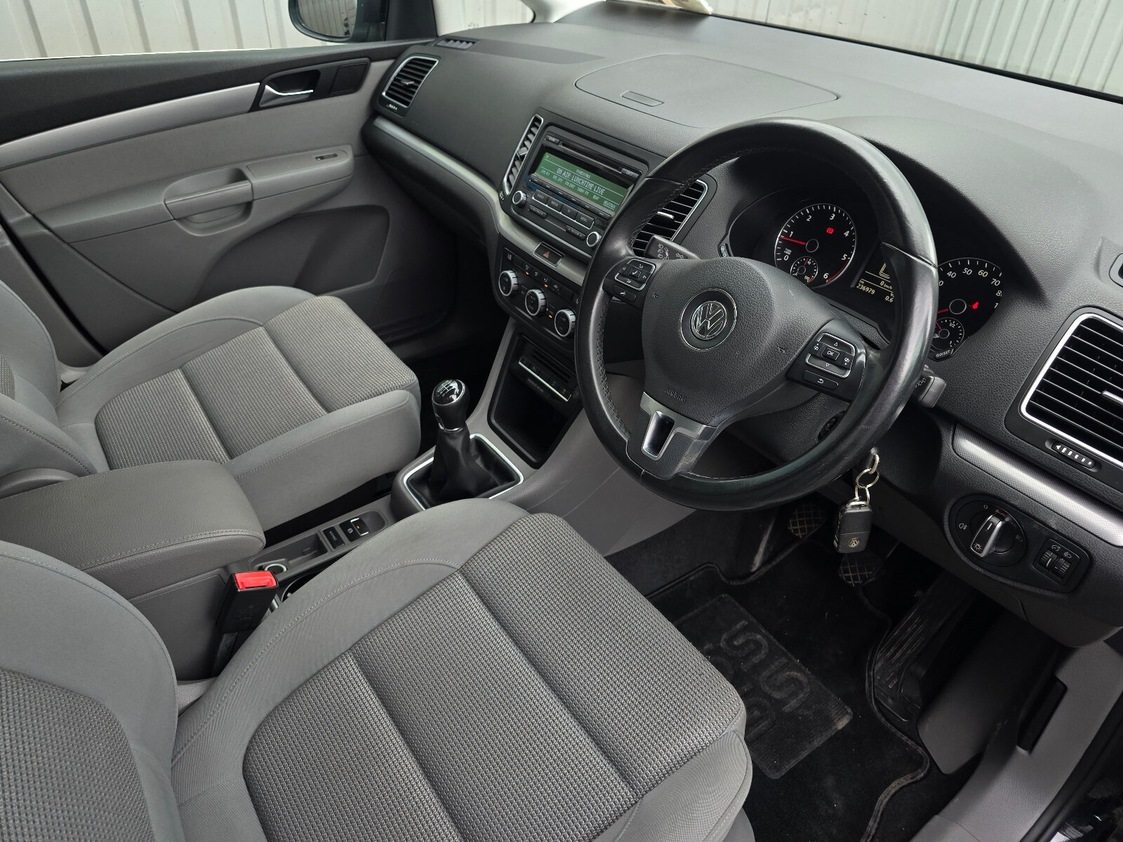 2015 Volkswagen Sharan 2.0TDI - Image 11