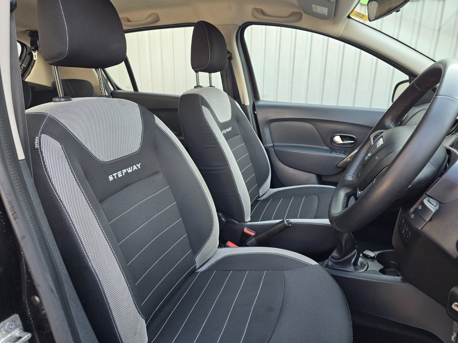 2018 Dacia Sandero Stepway 1.5 dCi SIGNATURE - Image 10