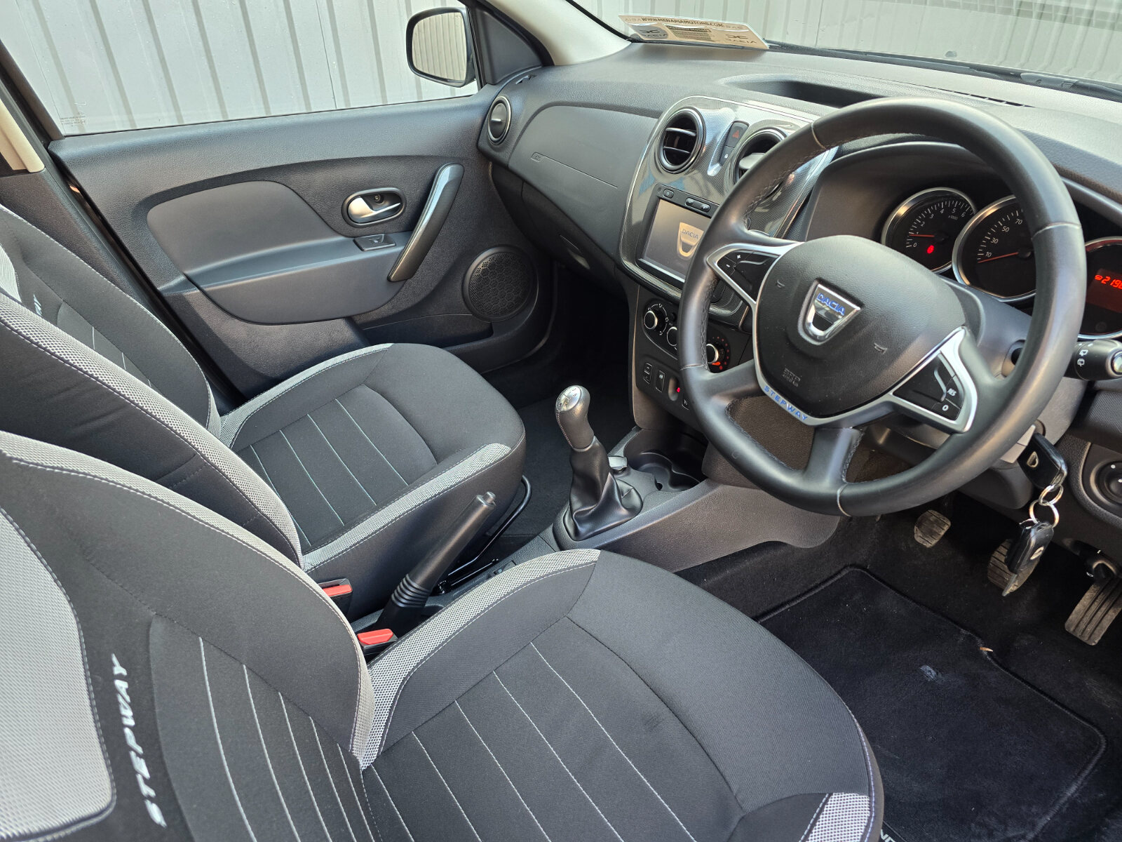 2018 Dacia Sandero Stepway 1.5 dCi SIGNATURE - Image 13