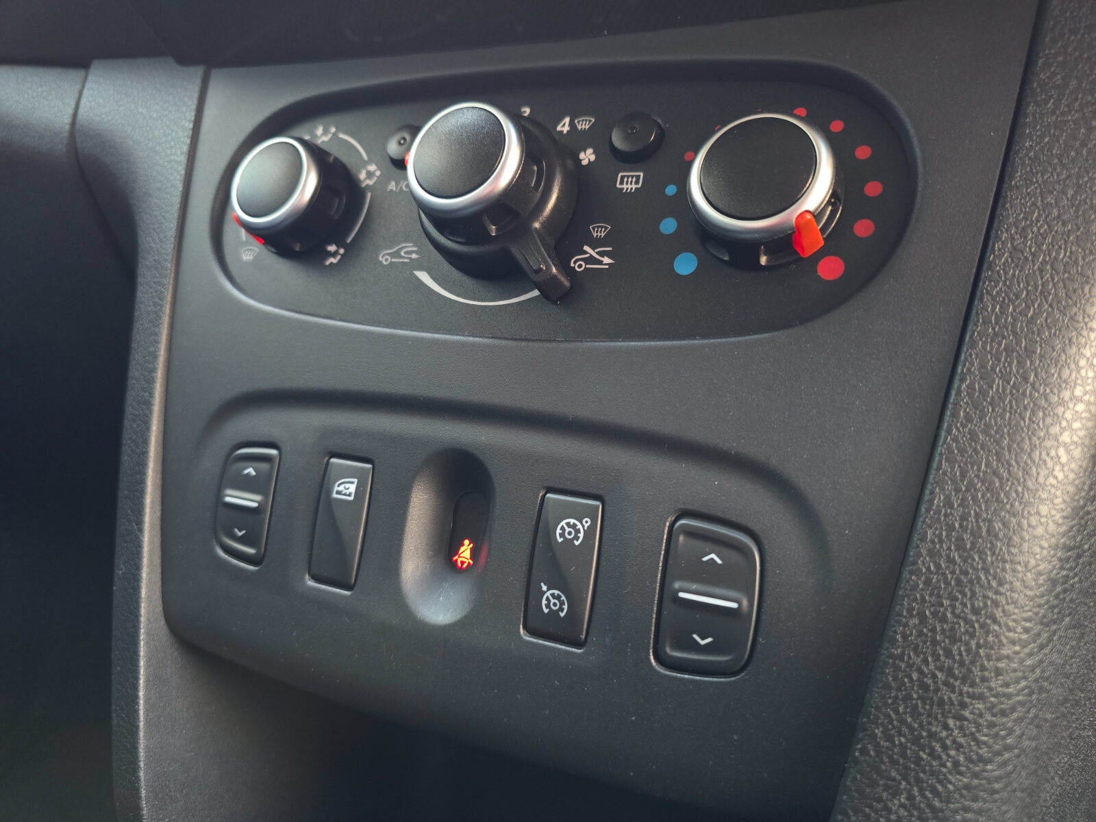 2018 Dacia Sandero Stepway 1.5 dCi SIGNATURE - Image 14