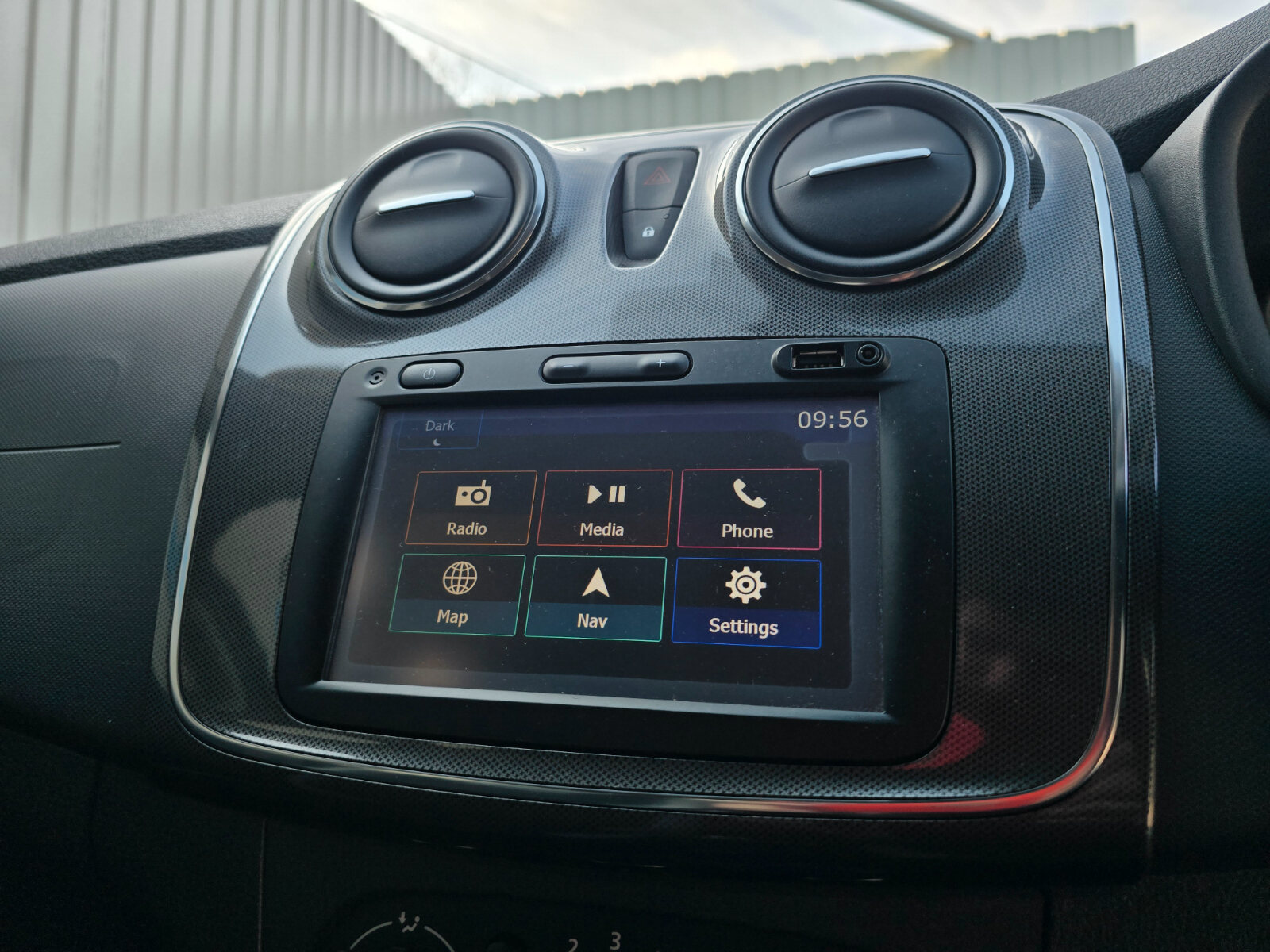 2018 Dacia Sandero Stepway 1.5 dCi SIGNATURE - Image 15