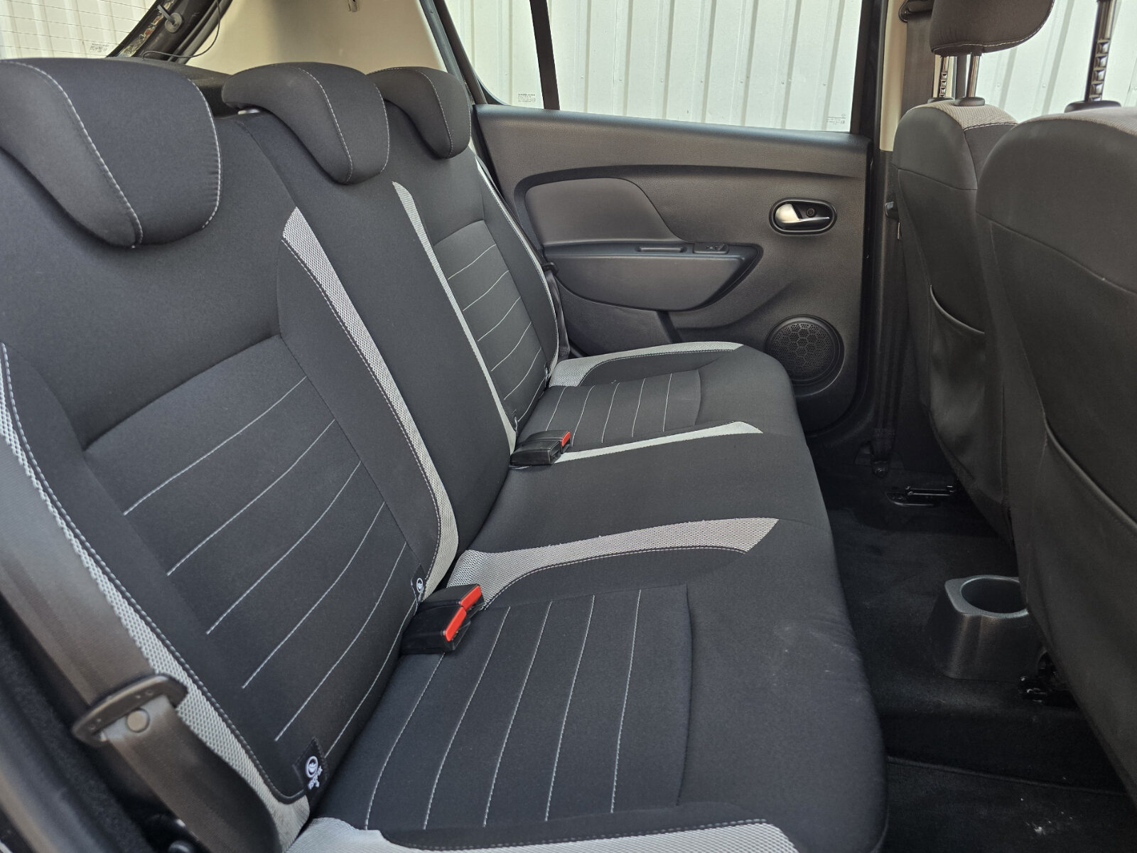 2018 Dacia Sandero Stepway 1.5 dCi SIGNATURE - Image 16