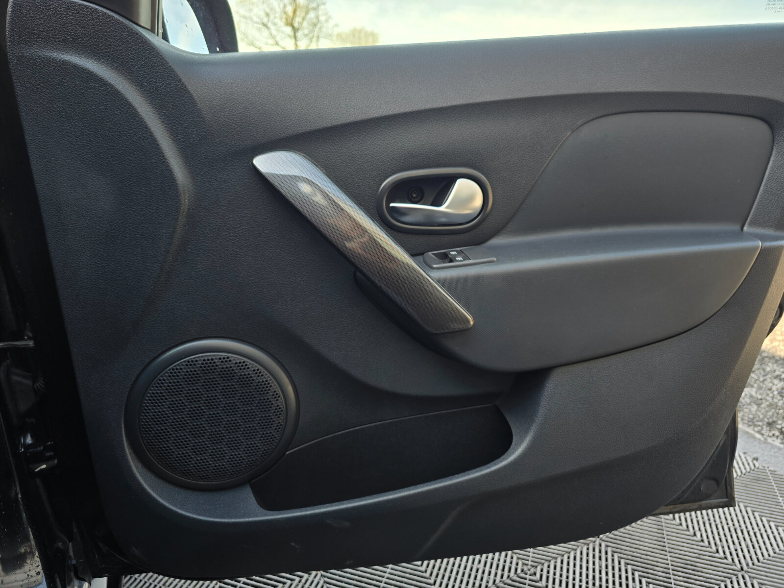 2018 Dacia Sandero Stepway 1.5 dCi SIGNATURE - Image 17