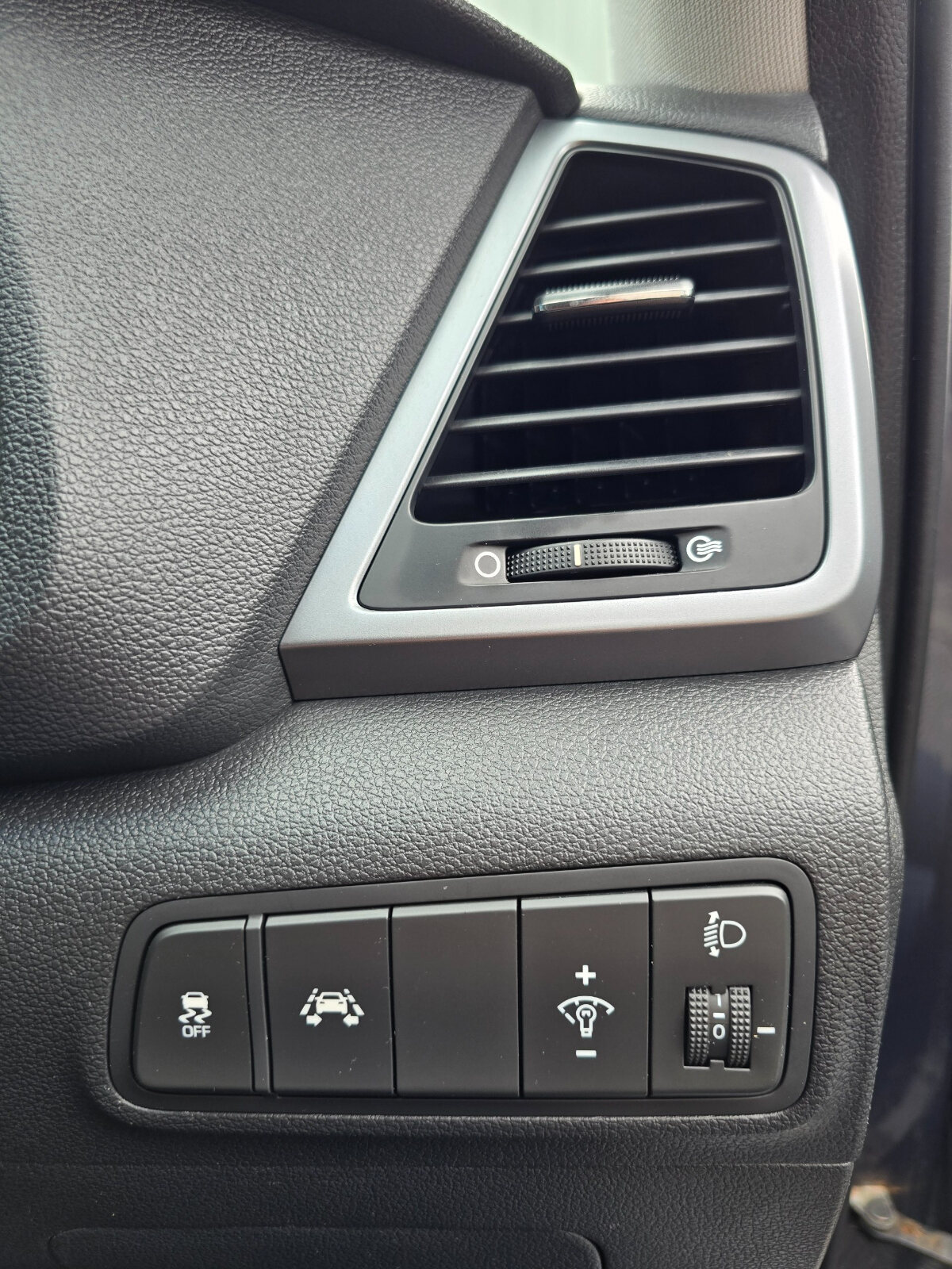 2016 Hyundai Tucson 1.7 D Comfort - Image 18