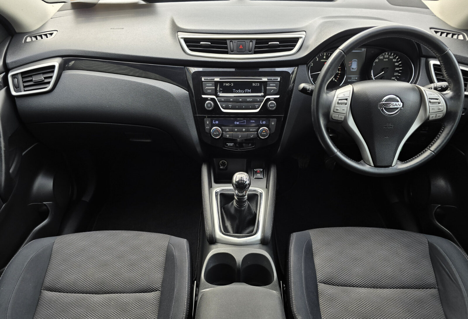 2014 Nissan Qashqai 1.2 PETROL SV - Image 13