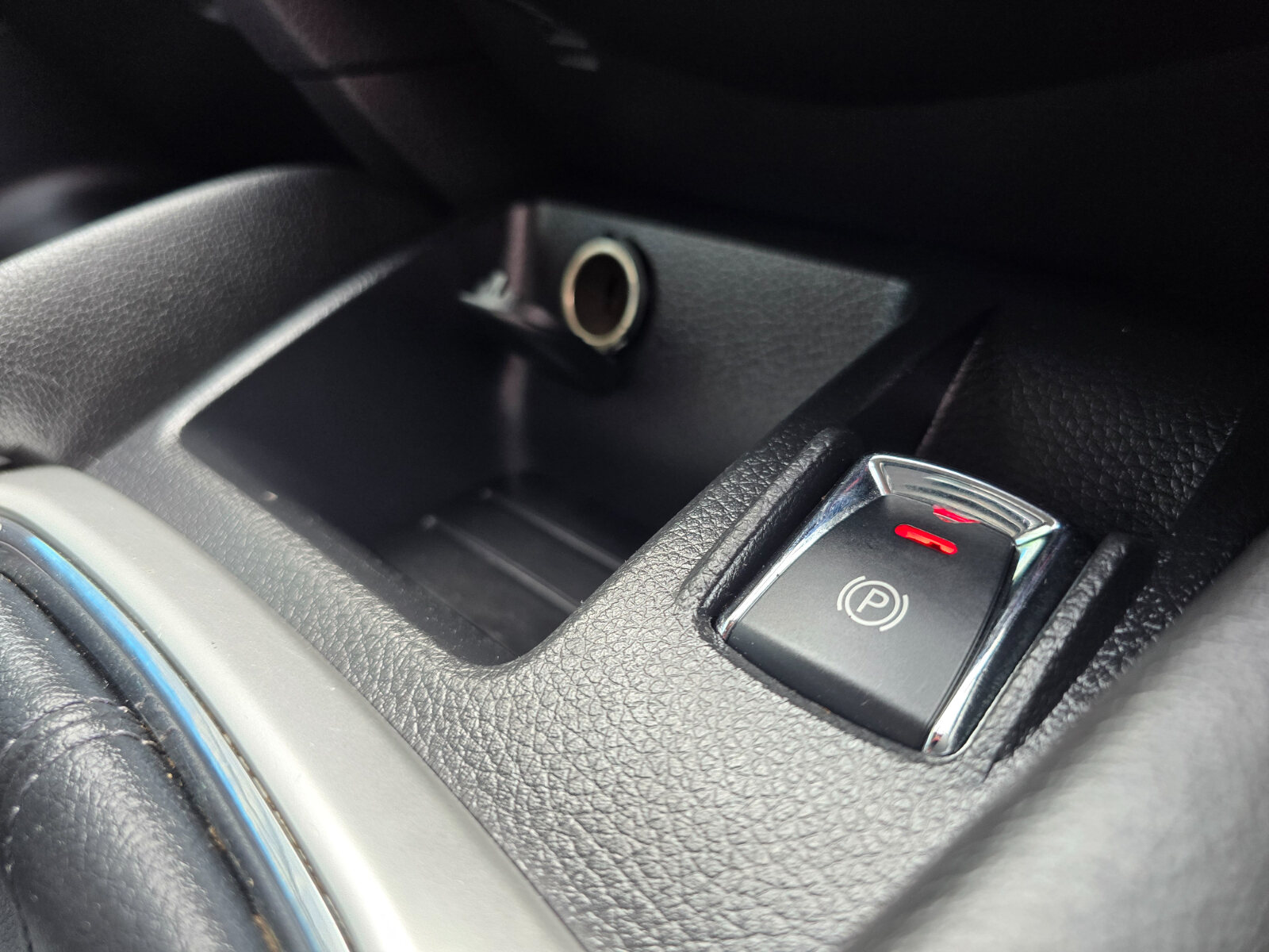 2014 Nissan Qashqai 1.2 PETROL SV - Image 14