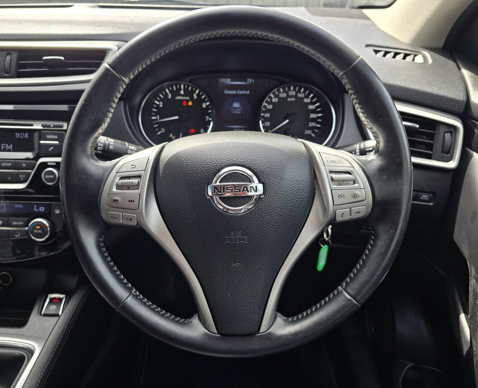 2014 Nissan Qashqai 1.2 PETROL SV - Image 17