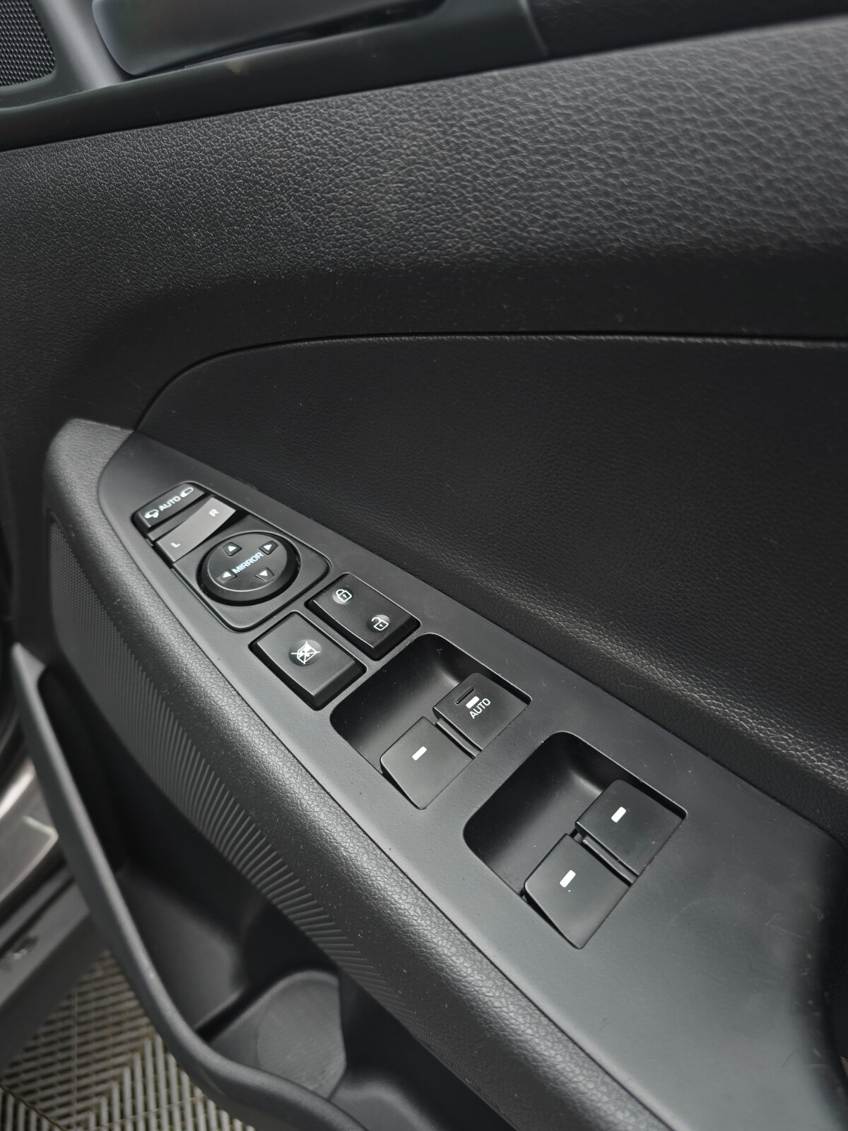 2017 Hyundai Tucson 1.7 D Premium - Image 19