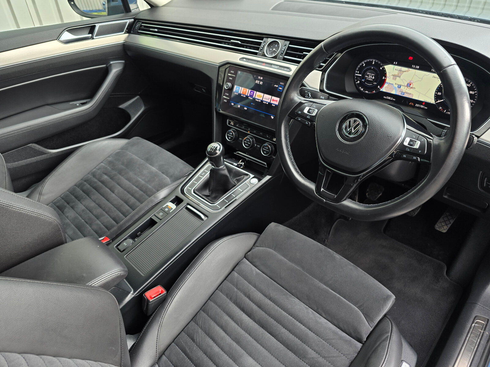 2017 Volkswagen Passat 1.6 TDI Highline - Image 11