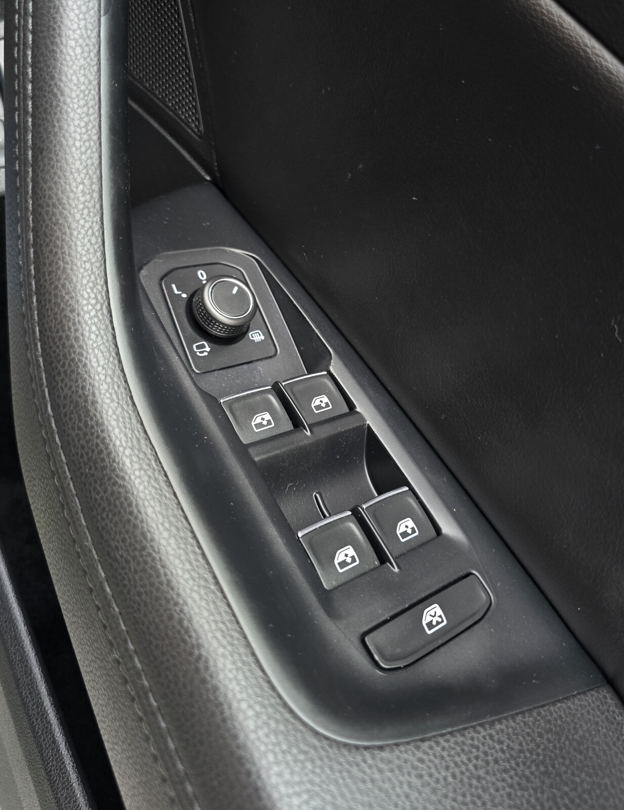 2017 Volkswagen Passat 1.6 TDI Highline - Image 20