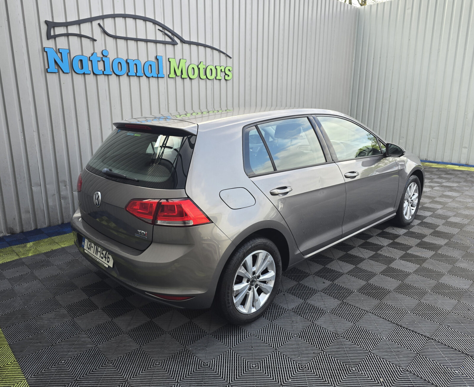 2013 Volkswagen Golf 1.6 TDI BLUEMOTION - Image 3