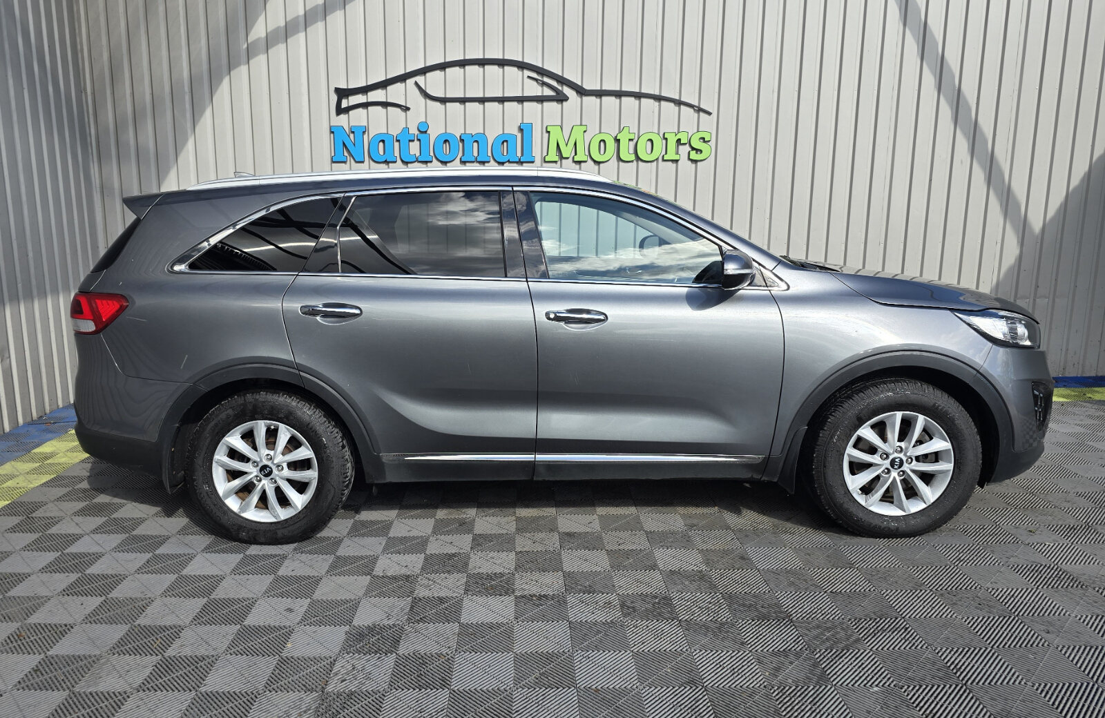 2017 Kia Sorento 2.2D Platinum - Image 2