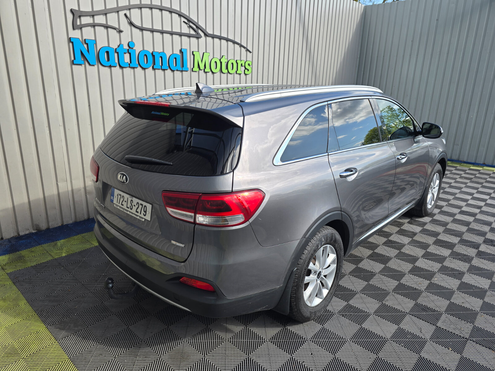 2017 Kia Sorento 2.2D Platinum - Image 3