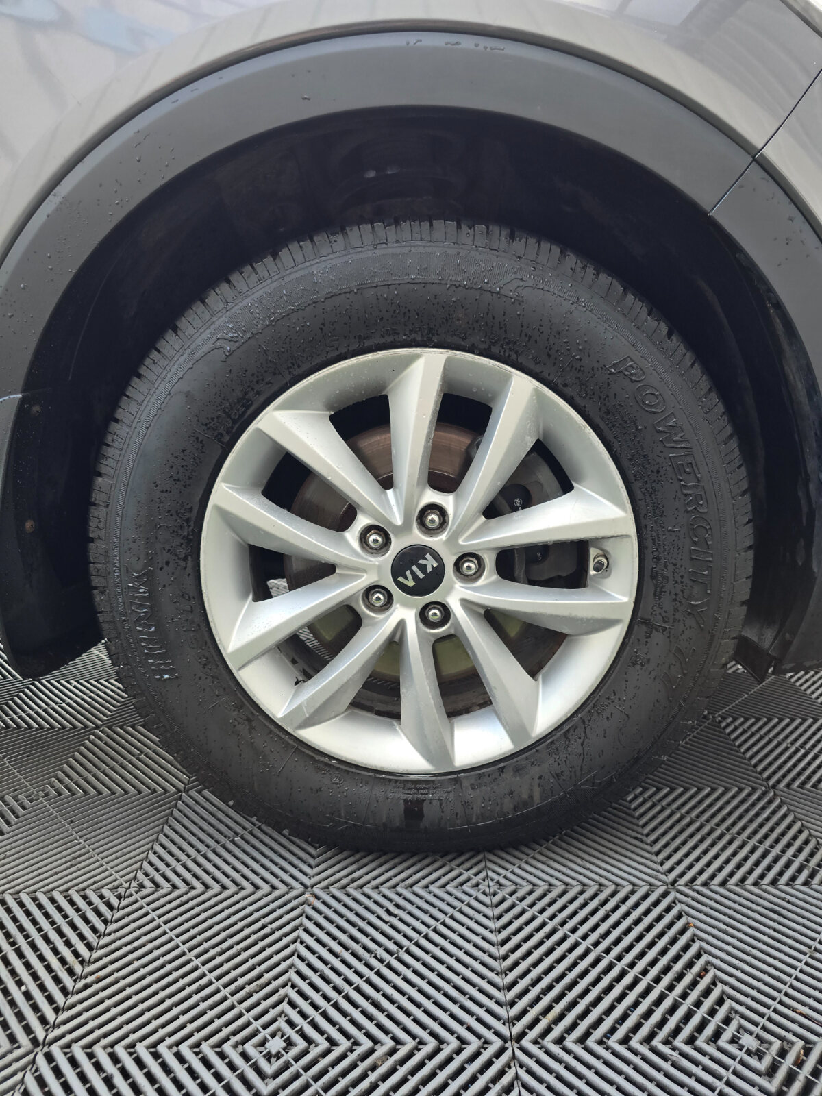 2017 Kia Sorento 2.2D Platinum - Image 9