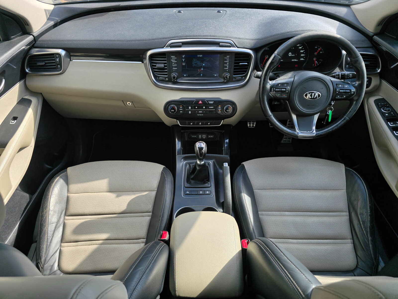 2017 Kia Sorento 2.2D Platinum - Image 10