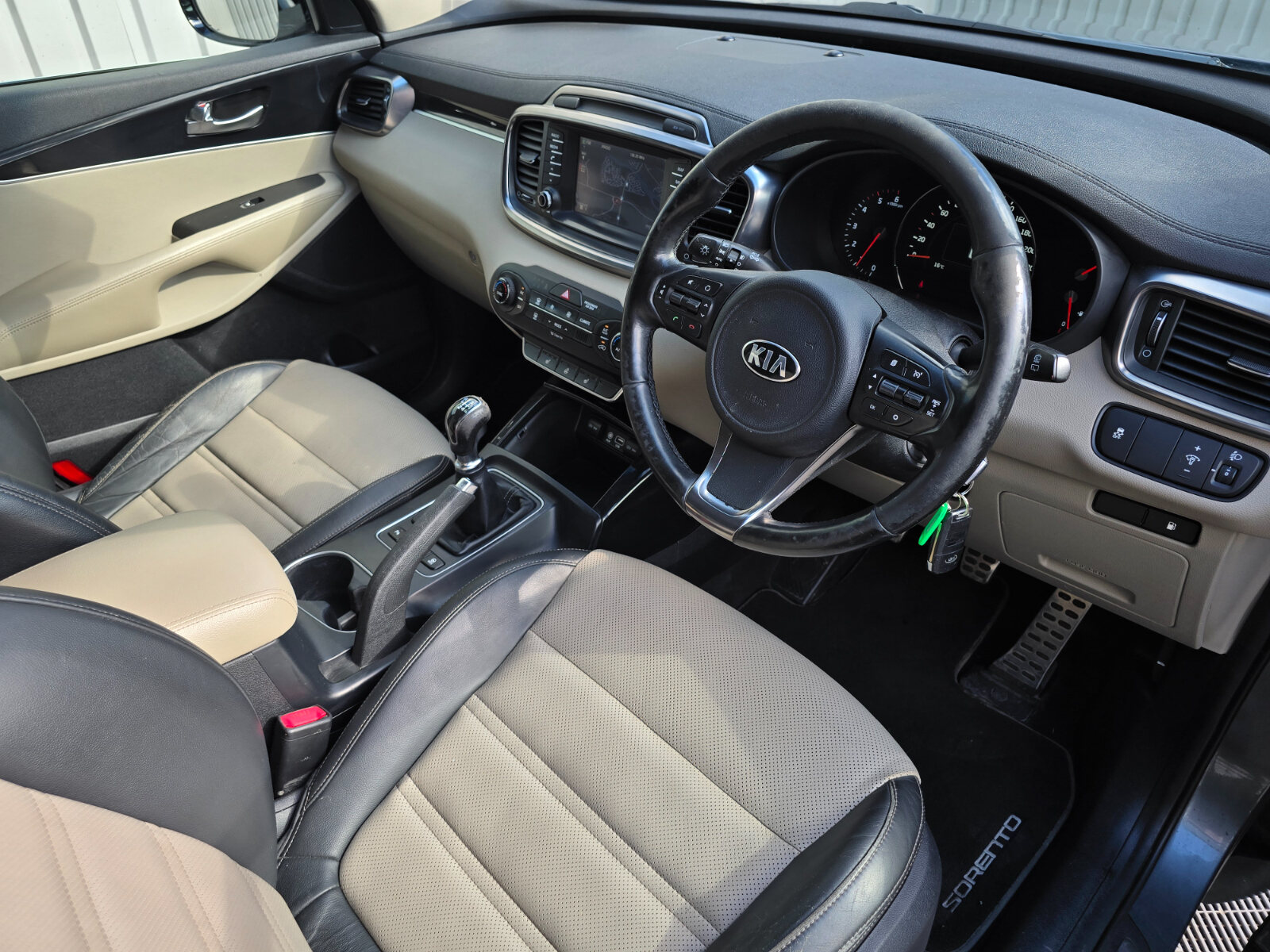 2017 Kia Sorento 2.2D Platinum - Image 11