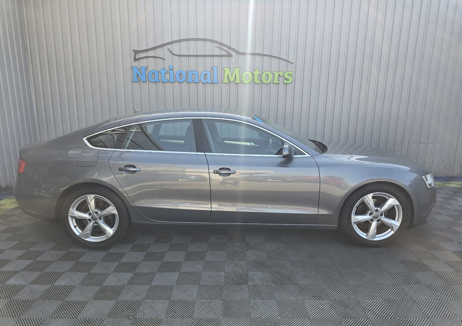 2016 Audi A5 2.0TDI Automatic Multitronic SE - Image 2