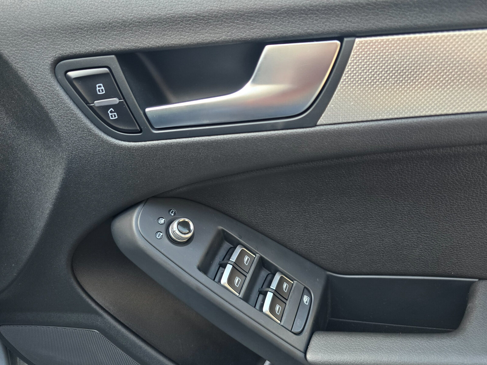 2016 Audi A5 2.0TDI Automatic Multitronic SE - Image 19
