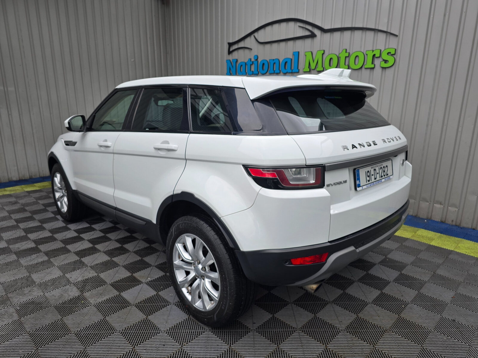 2019 Range Rover 2.0 Si4 PHEV Evoque - Image 5