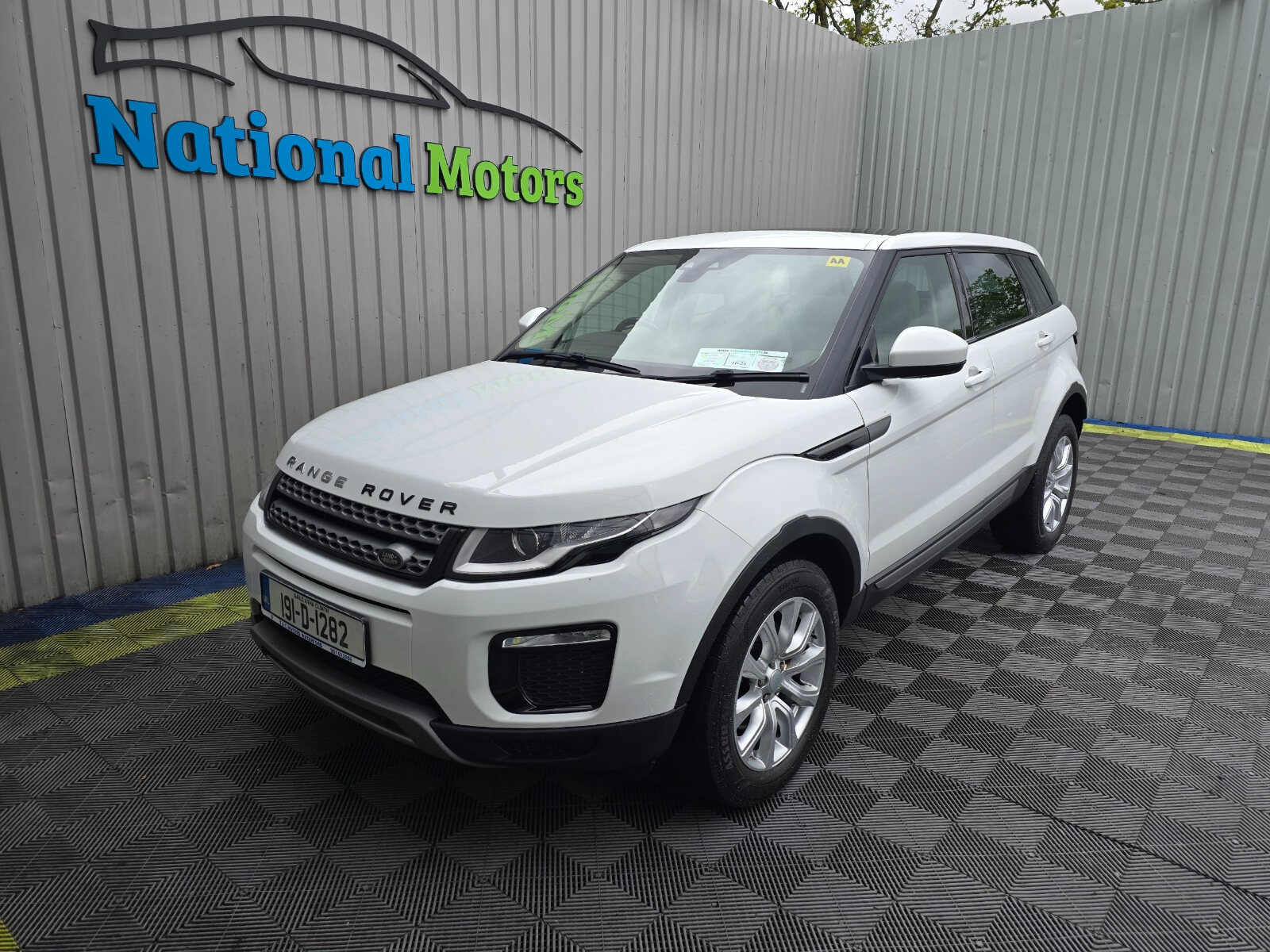2019 Range Rover 2.0 Si4 PHEV Evoque - Image 7