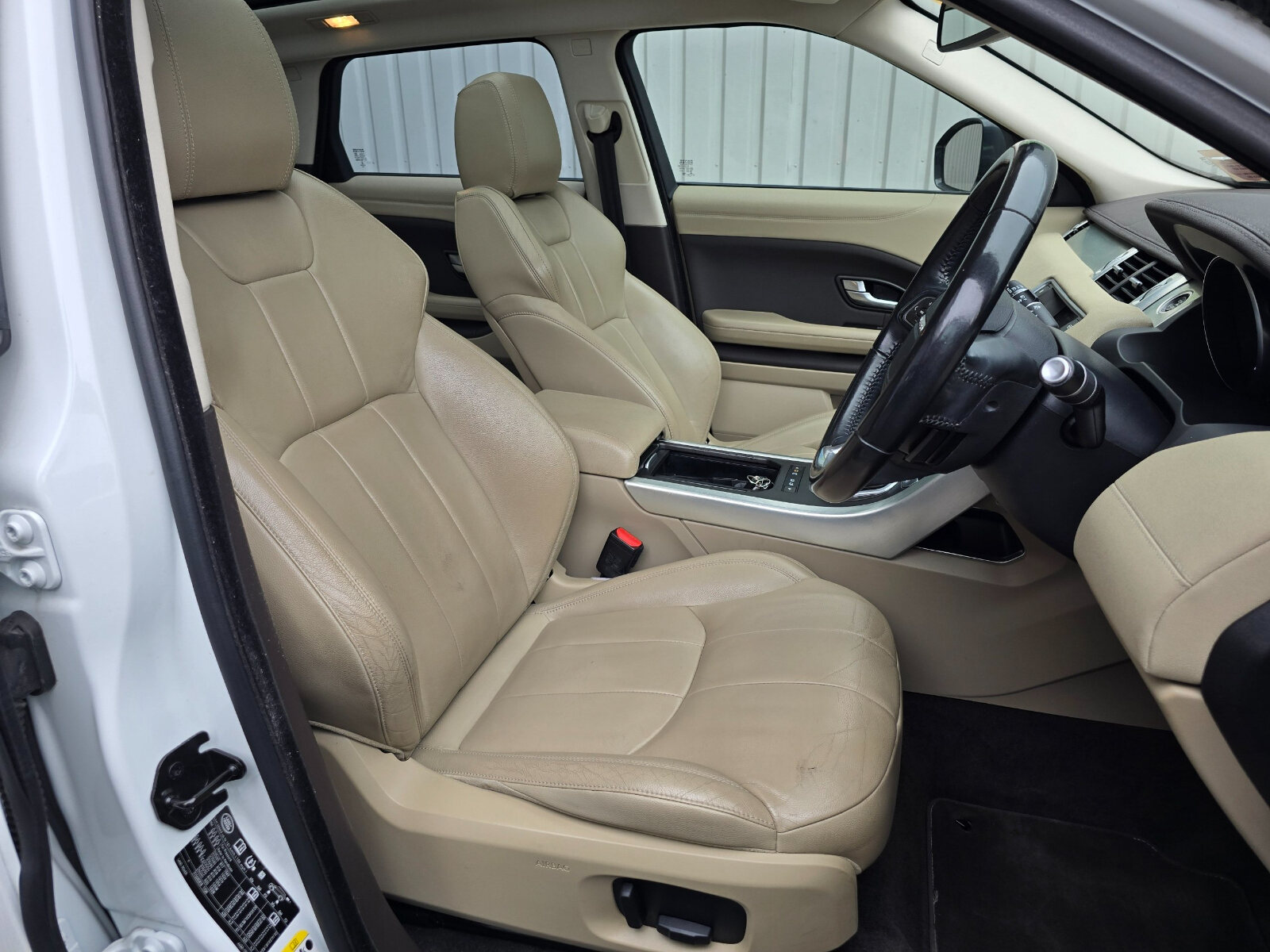 2019 Range Rover 2.0 Si4 PHEV Evoque - Image 10