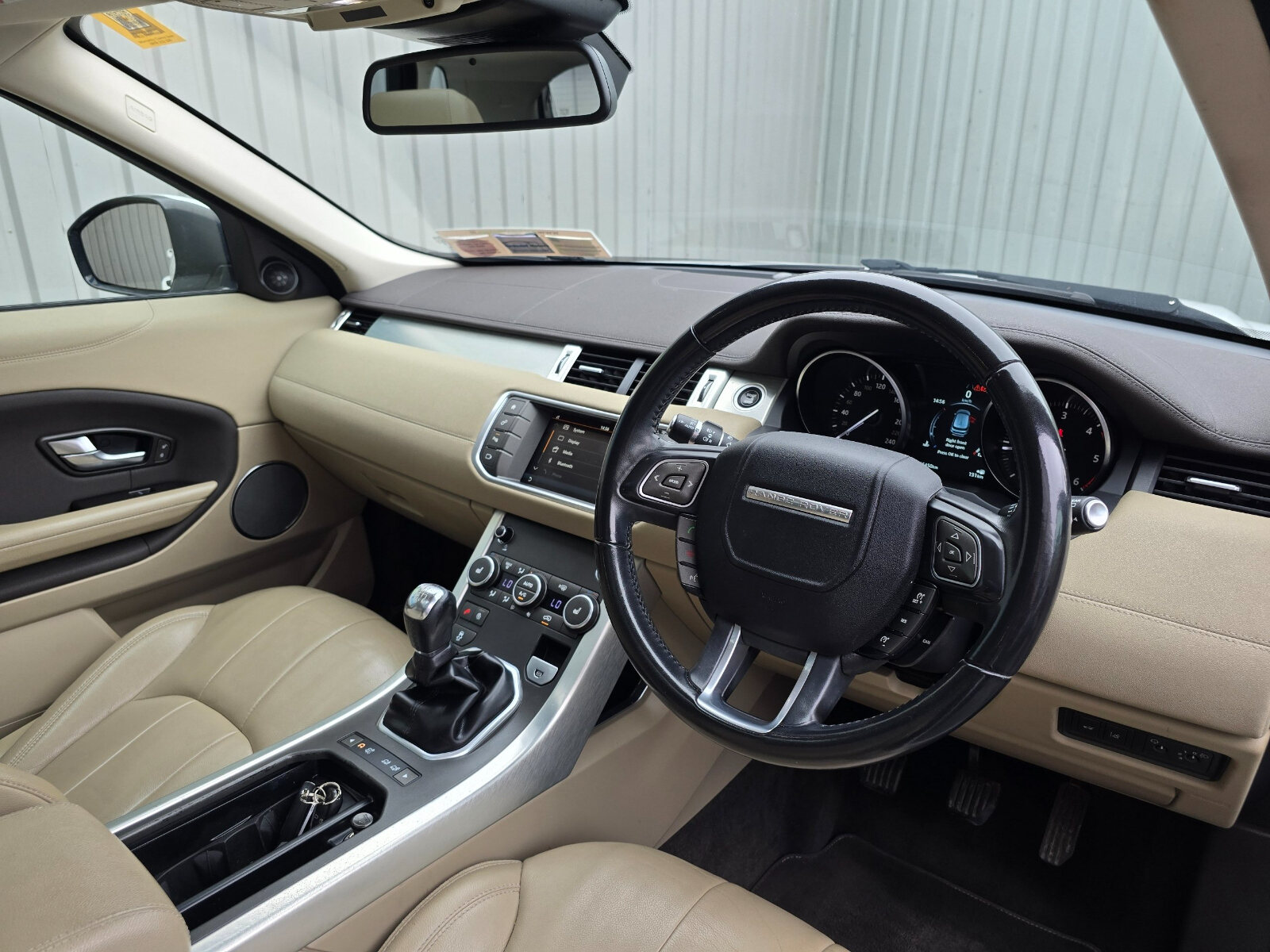 2019 Range Rover 2.0 Si4 PHEV Evoque - Image 11