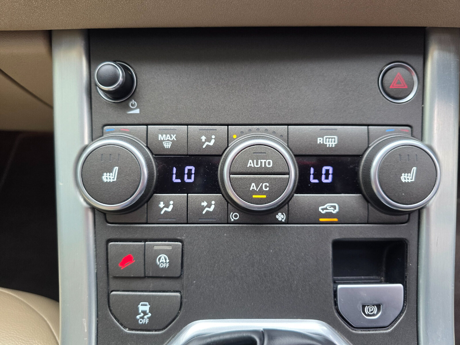 2019 Range Rover 2.0 Si4 PHEV Evoque - Image 15