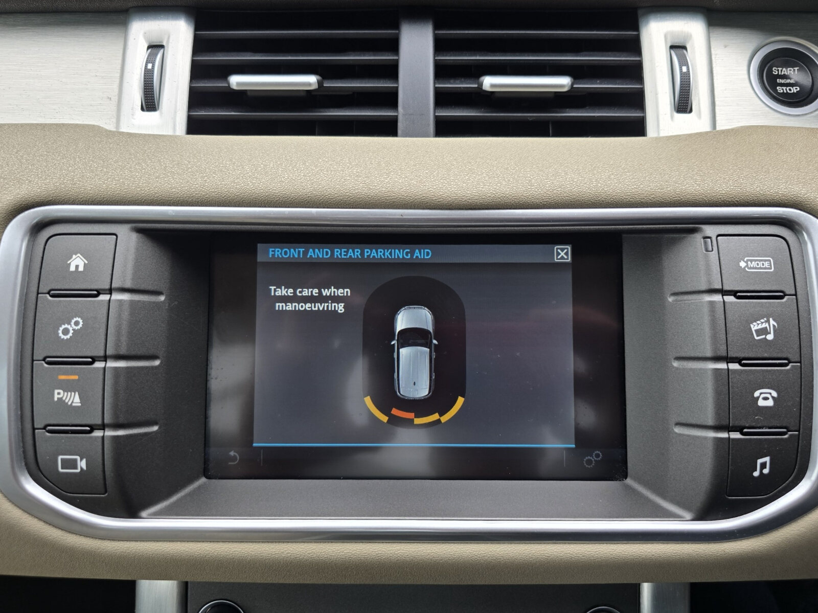 2019 Range Rover 2.0 Si4 PHEV Evoque - Image 16