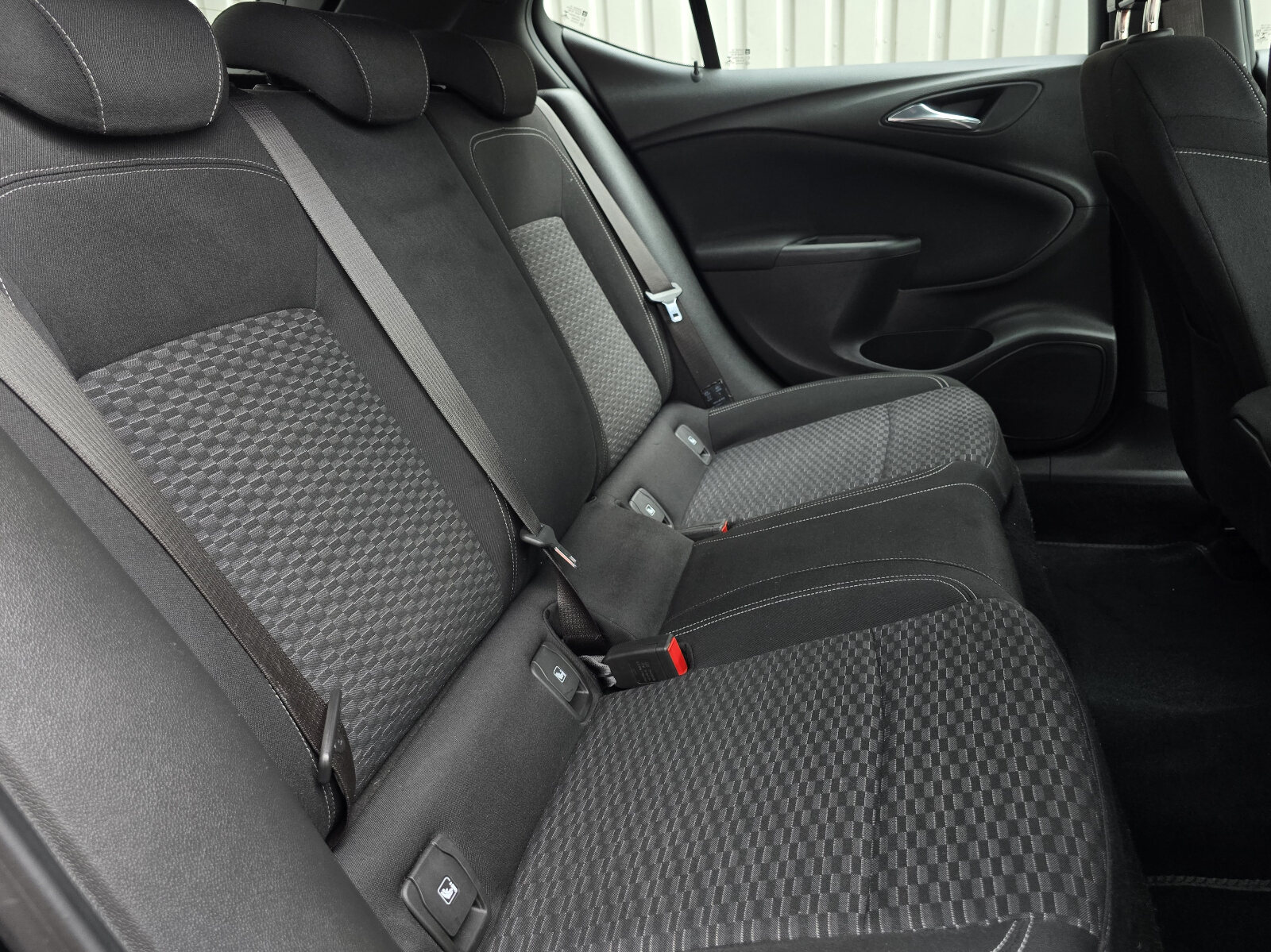 2017 Opel Astra 1.6CDTi Sri - Image 19