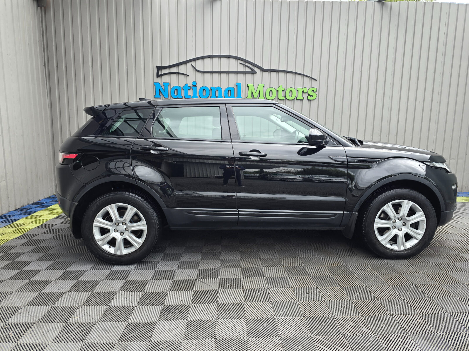 2018 Range Rover Evoque 2.0 Td4 SE 150HP 4wd Auto - Image 2