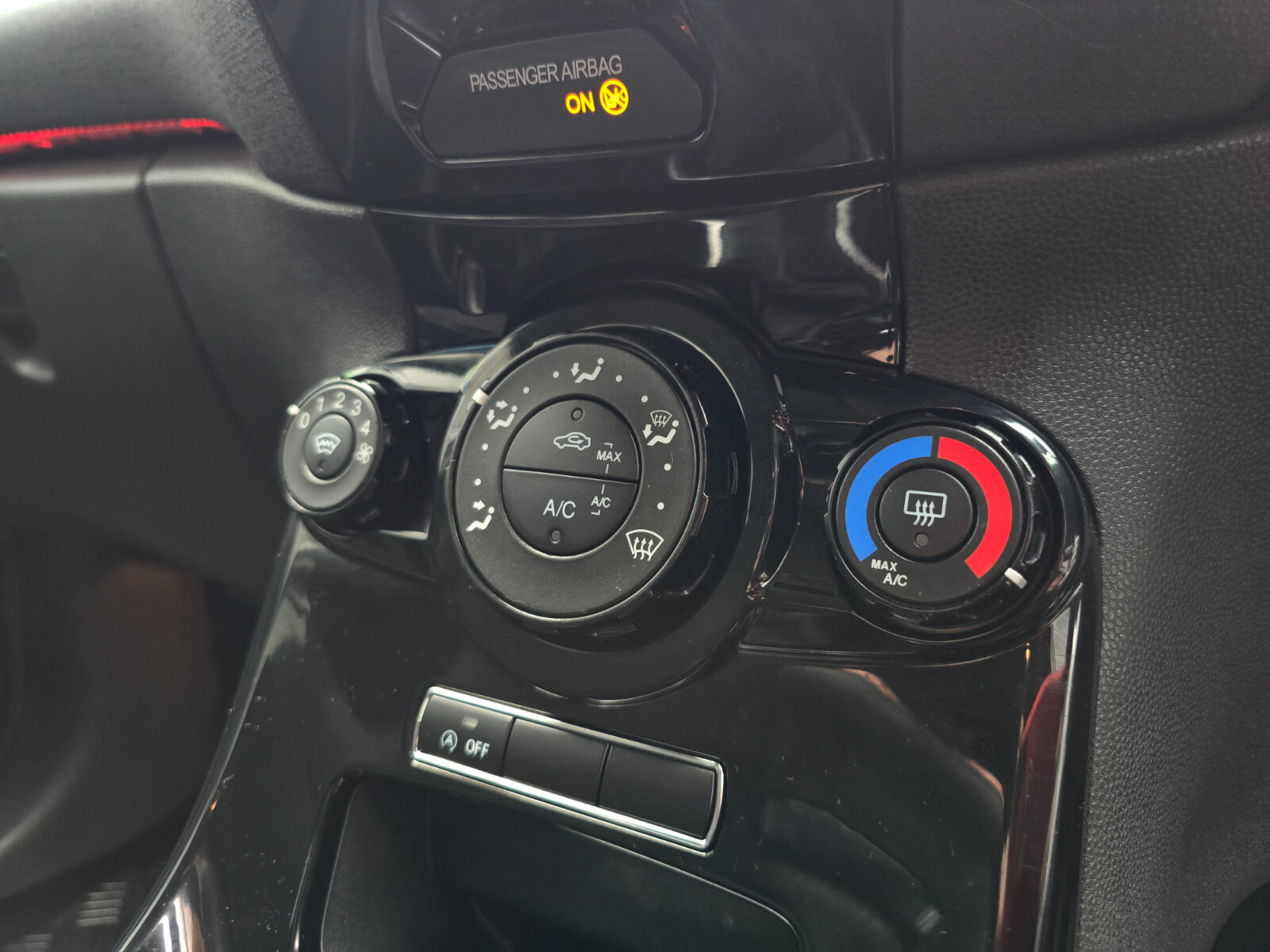 2014 Ford Fiesta 1.0 Petrol - Image 11