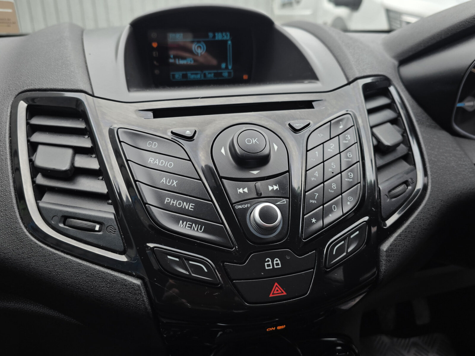 2014 Ford Fiesta 1.0 Petrol - Image 12